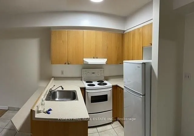 126 Dundas St E #202 — Photo 2