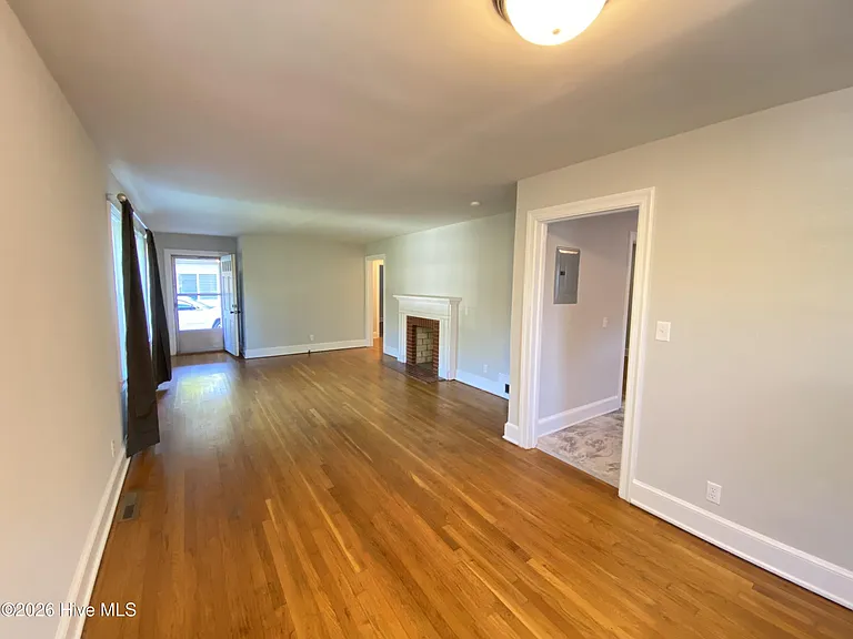 1710 S Elm St — Photo 10