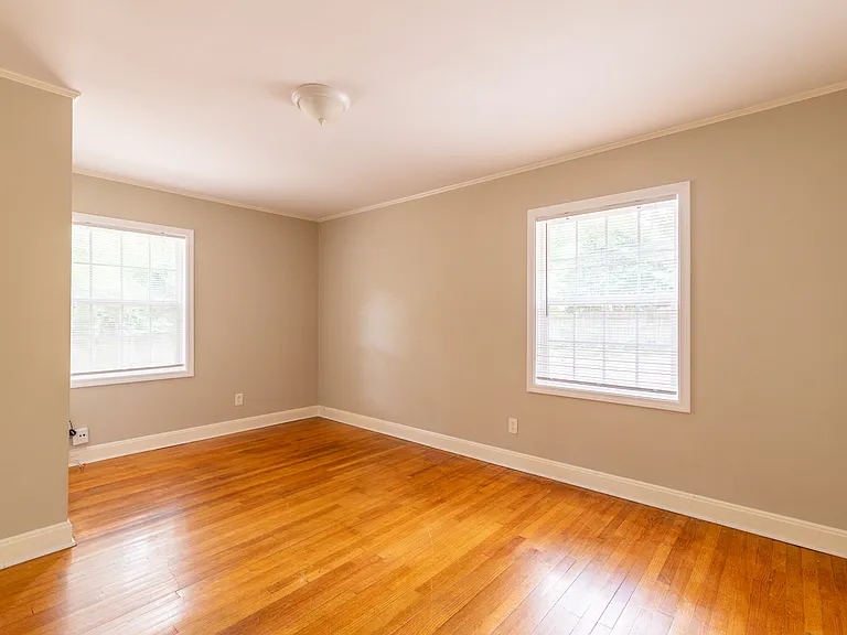 376 N Graham St — Photo 18