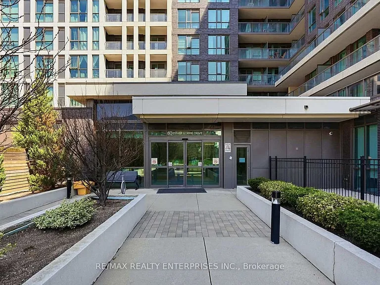 80 Esther Lorrie Dr #522 — Photo 2