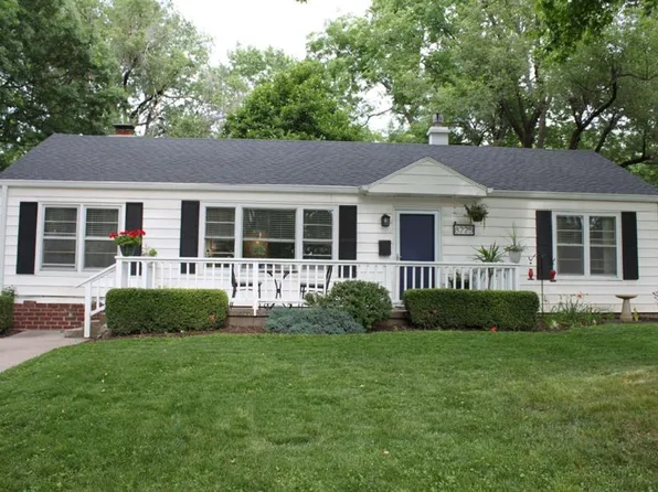 8225 Jarboe St, Kansas City, MO 64114