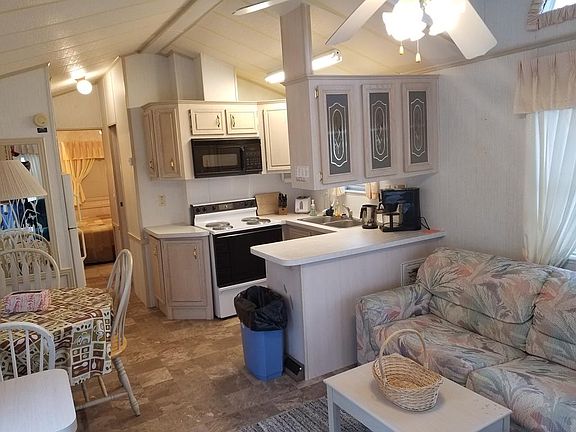 2nd image of 533 W Clam Cir