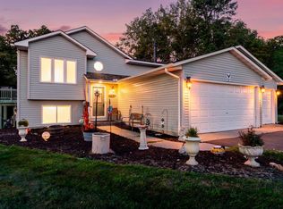 2223 Cedarbridge Ct, Harris, MN 55032