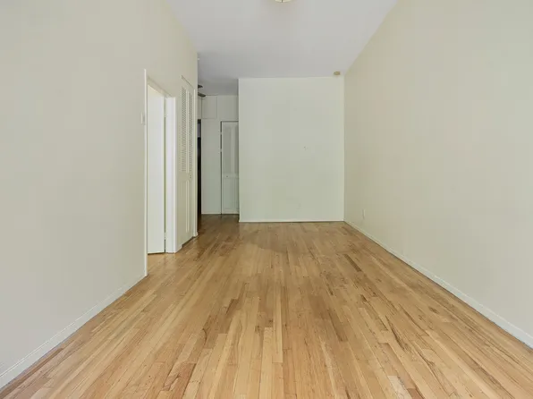 359 West 30th Street image 9 of 12