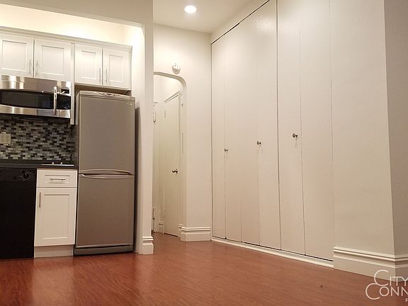 4th image of 215 W 83rd St APT 1F