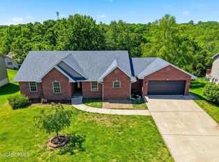 1192 Choctaw Ridge Dr, Holts Summit, MO 65043