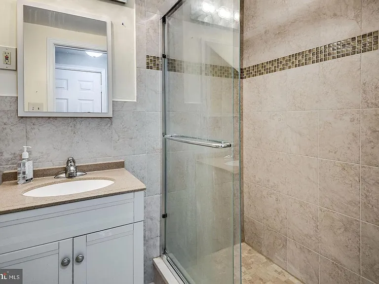 4216 Fox Lake Dr — Photo 21
