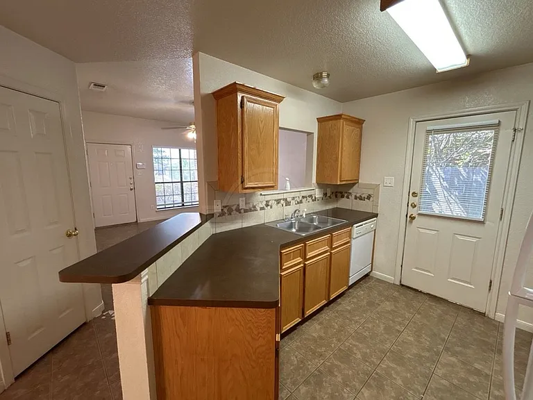 1107 Cinch Dr — Photo 12