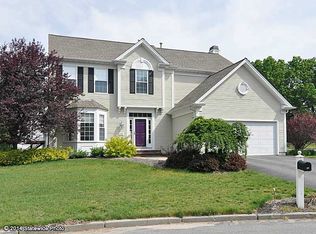 49 Anne C Holst Ct, Warwick, RI 02886