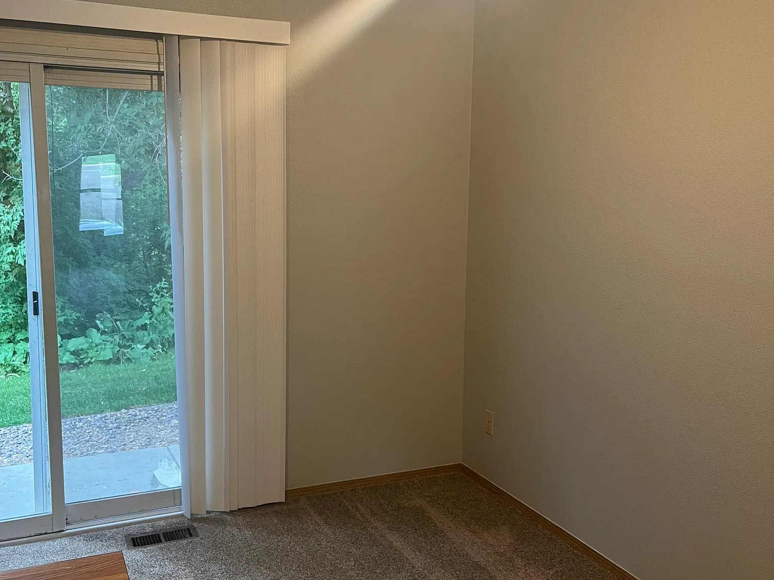 2 bed, 2.5 bath, 1131 sqft, $2,000 — Photo 3