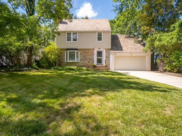 2392 S Belvoir Blvd, University Heights, OH 44118