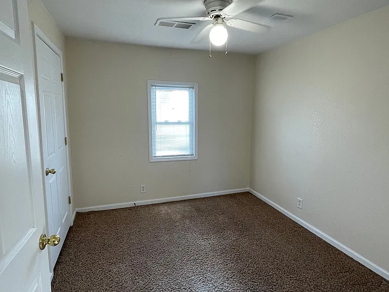 115 6th St W #115 — Photo 10