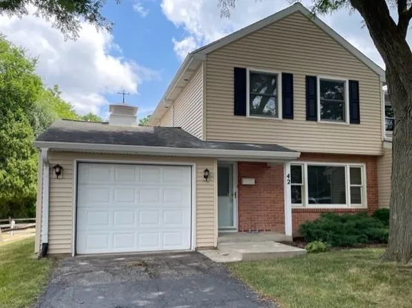 42 Whitcomb Cir, Madison, WI 53711