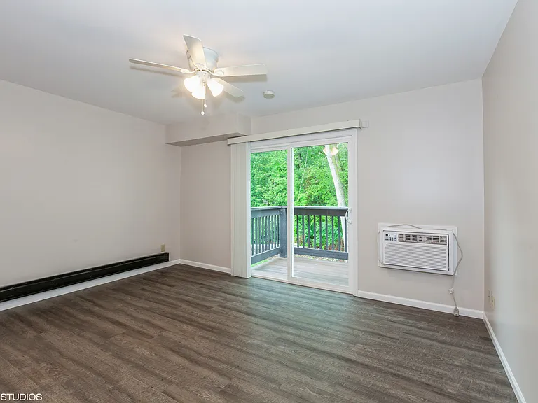 843 N Gladstone Ave #1 — Photo 2