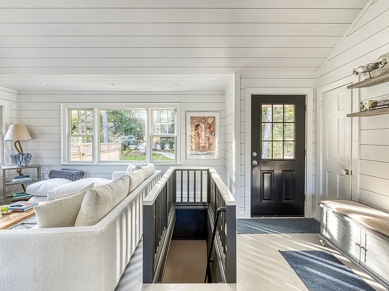 Laurel Ln — Photo 14