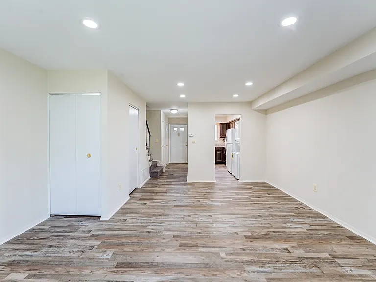 6660 Sanzo Rd — Photo 20
