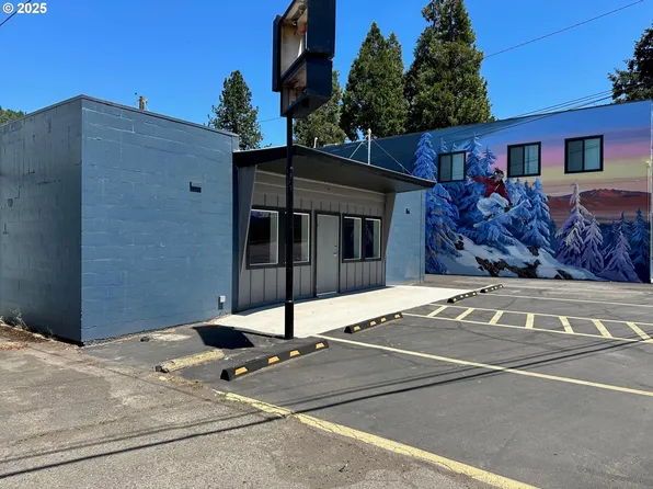 48017 Highway 58, Oakridge, OR 97463