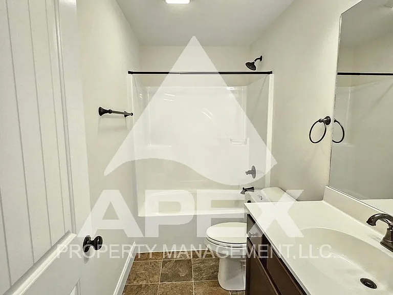 8029 Poplar Grove Ln — Photo 19