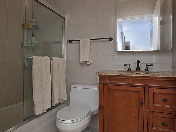 4th image of 245 E 54th St APT 18K