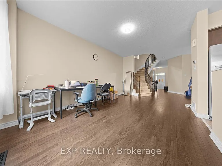 222 Badgeley Ave — Photo 9