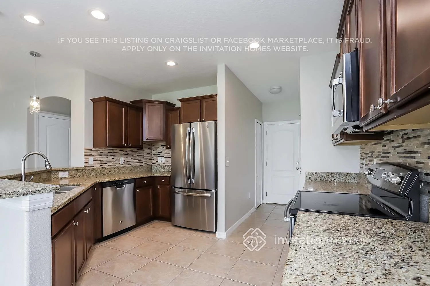 10015 Newminster Loop Ruskin, FL 33573 — Photo 4