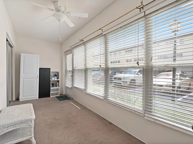 209 NE Lincoln Cir N #109 — Photo 14