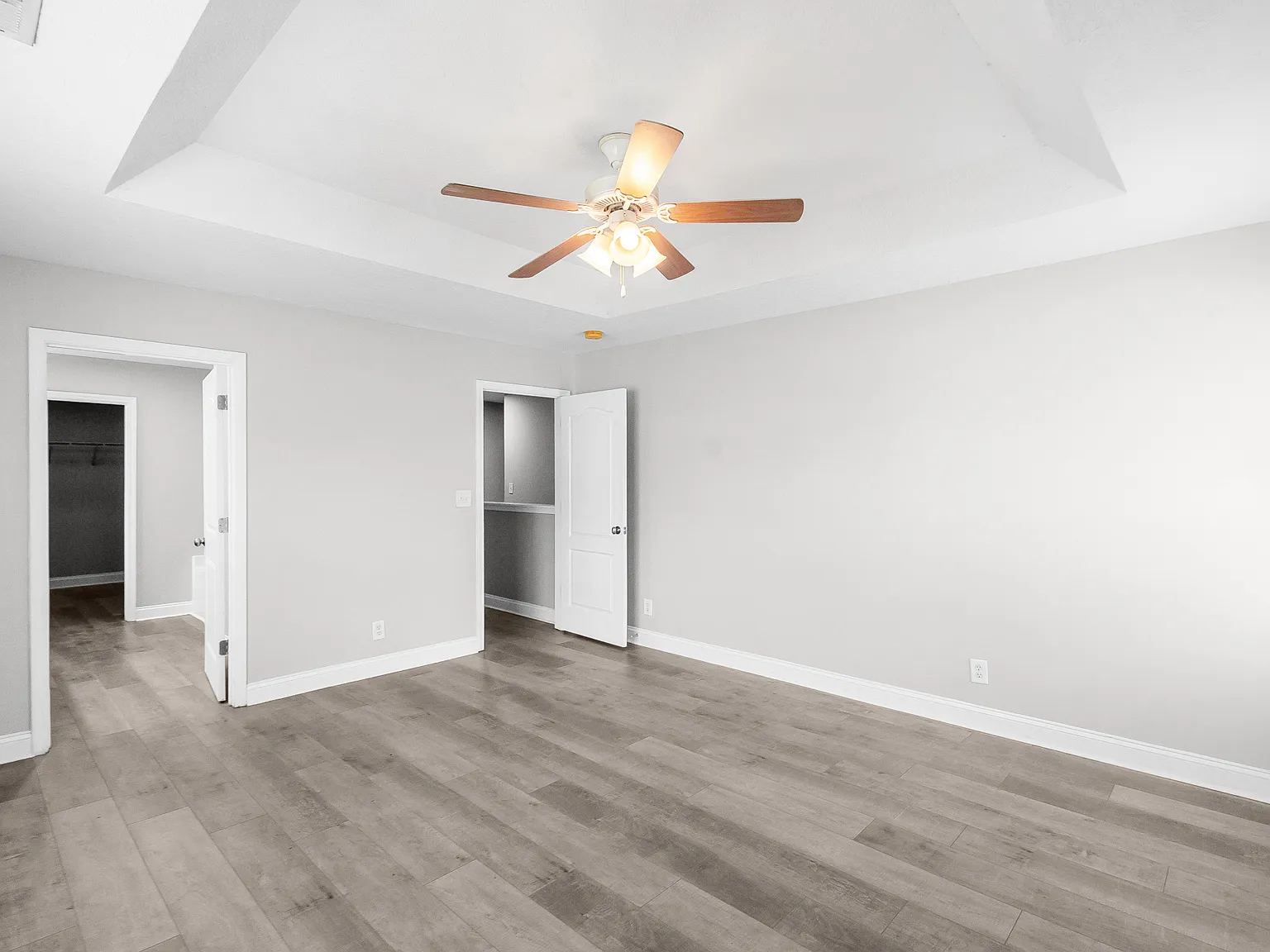 4 bed, 2012 sqft, $2,450 — Photo 1