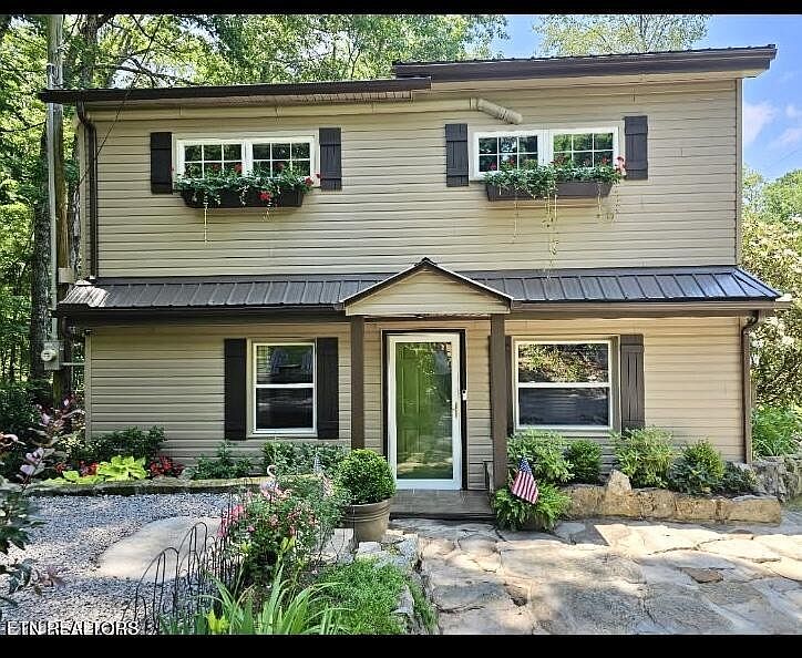 1st image of 6033 S Circle Dr