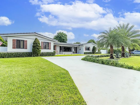 8202 SW 165th Ter, Palmetto Bay, FL 33157