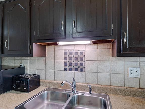 5th image of 525 W Mill Rd