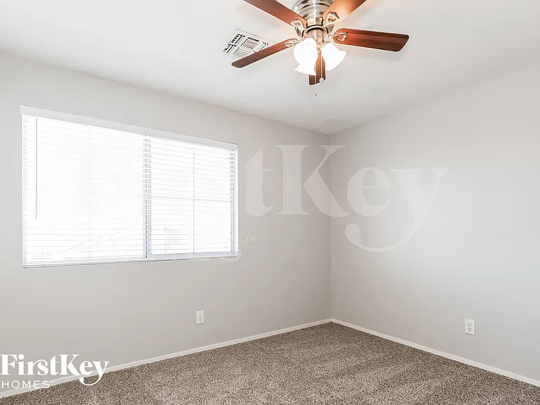 11009 W Frier Dr — Photo 15