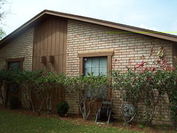2nd image of 5130 Chateaux Dr