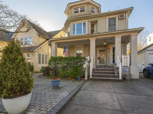 84-20 113 Street, Richmond Hill, NY 11418