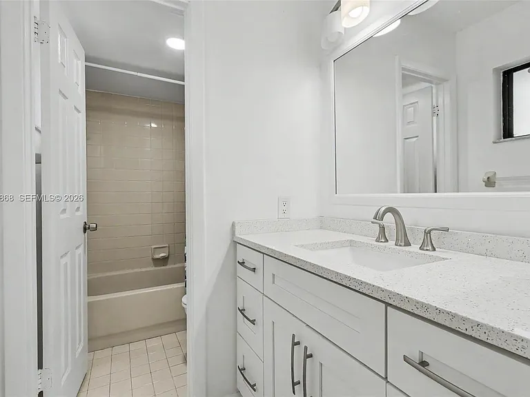 1410 Sheridan St #12I — Photo 13