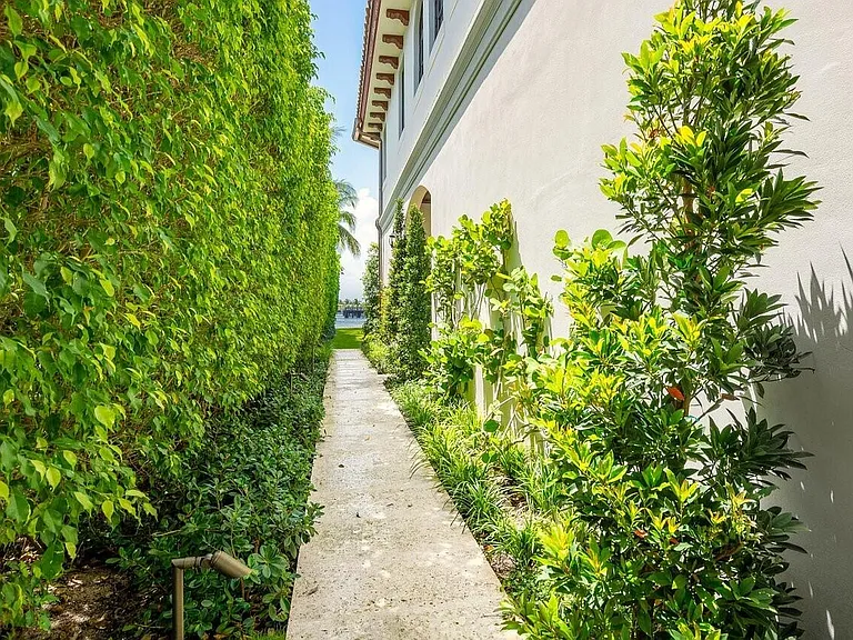 350 E Ocean Ave — Photo 67