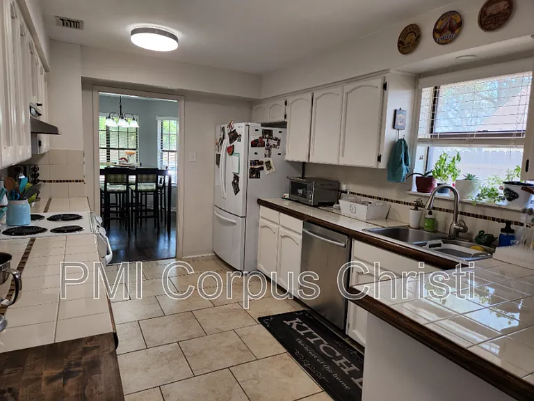 4133 River Hill Dr — Photo 8