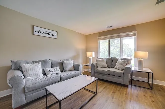 1136 Camellia Dr #3 — Photo 4