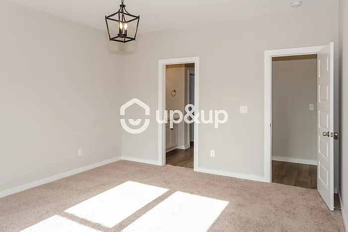 4 bed, 2.0 bath, 2258 sqft, $1,845 — Photo 2