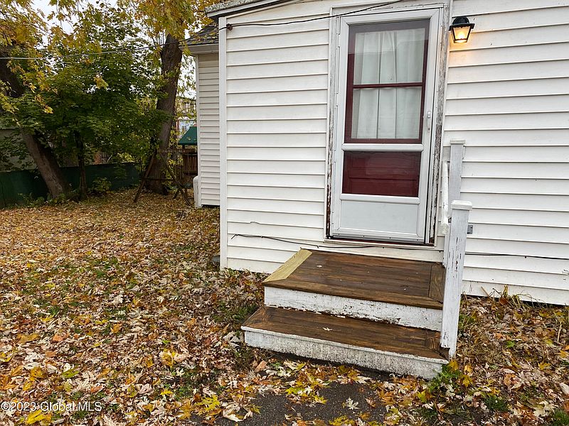 4th image of 91 Church St Street