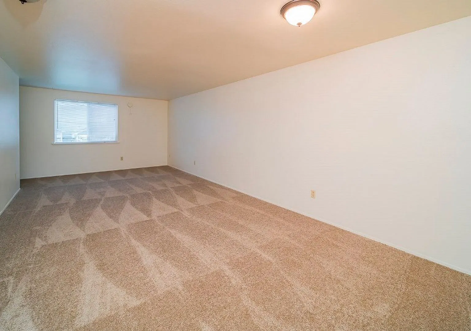 9722 272nd Pl NW — Photo 3