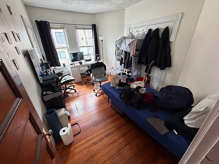 77 Walnut St #6 — Photo 10