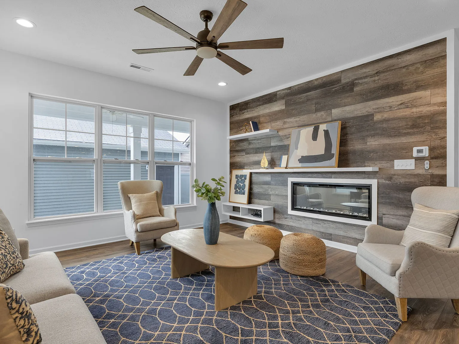 3 bed, 2.5 bath, 2102 sqft, $2,400 — Photo 4
