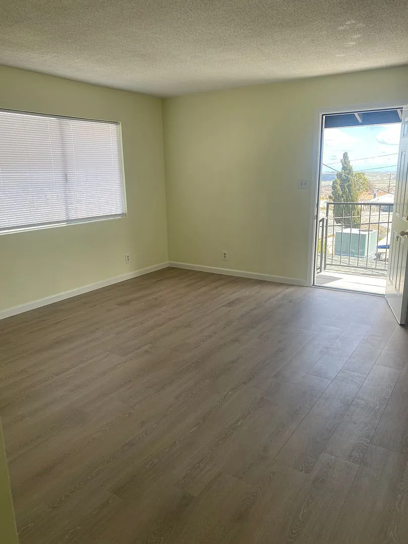 Washington Ave 512 — Photo 3