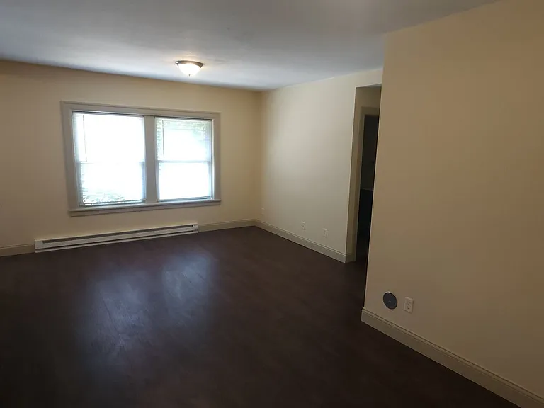 1416 E State St Apartments — Photo 19