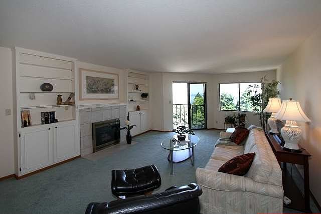 1st image of 909 N I St Unit 406