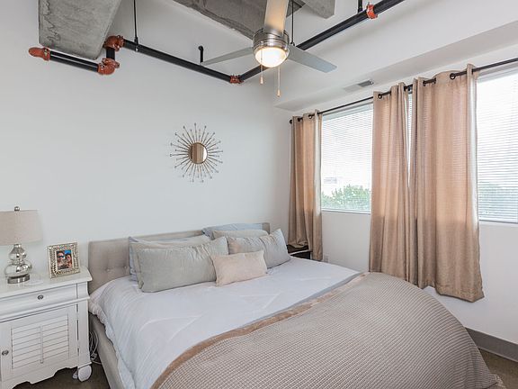 3rd image of 3805 Cutshaw Ave #202