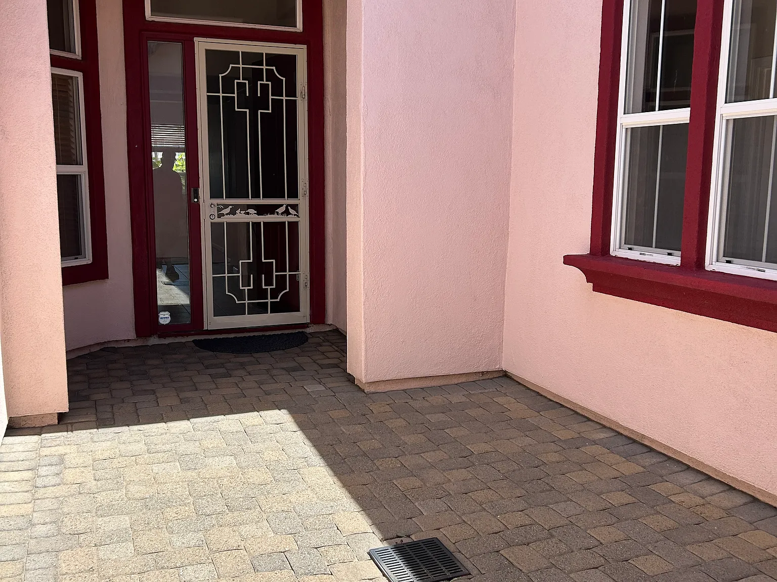 4 bed, 2706 sqft, $3,450 — Photo 2