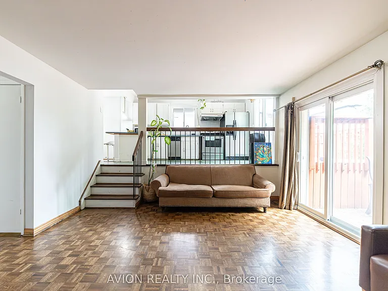 241 Weldrick Rd W — Photo 18