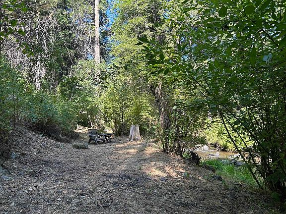 2nd image of 1404 S Shasta Ranch Rd