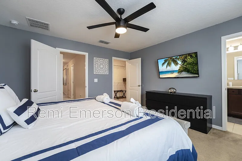 3 bed, 2.5 bath, 1834 sqft, $1,950 — Photo 3